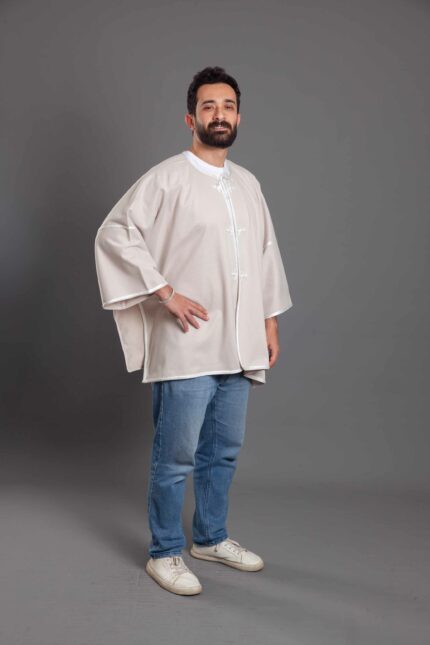 Azmy off-white English wool poncho – size 2 – Zawaya